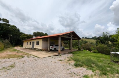 Chácara com Casa com 4 quartos em Toledo MG Cód. 1143