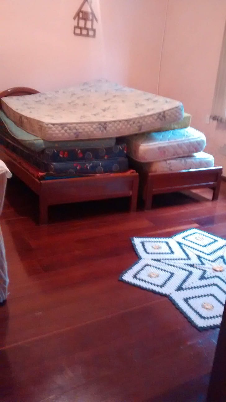 Chácara com casa grande próxima à lago de pesca e cachoeira em Munhoz - MG Cód. 1147