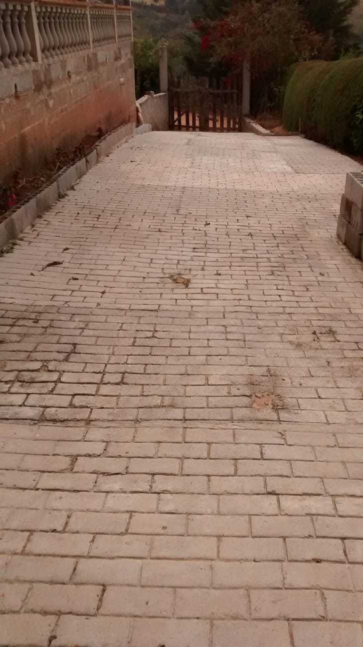 Chácara com casa grande próxima à lago de pesca e cachoeira em Munhoz - MG Cód. 1147