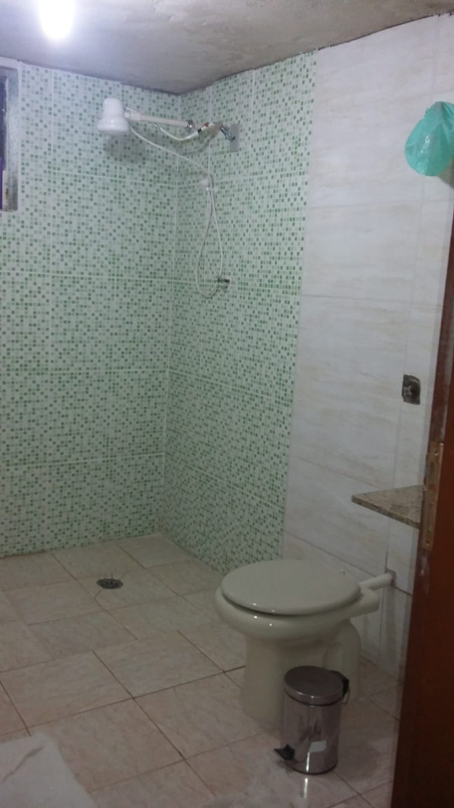 Chácara com casa grande próxima à lago de pesca e cachoeira em Munhoz - MG Cód. 1147