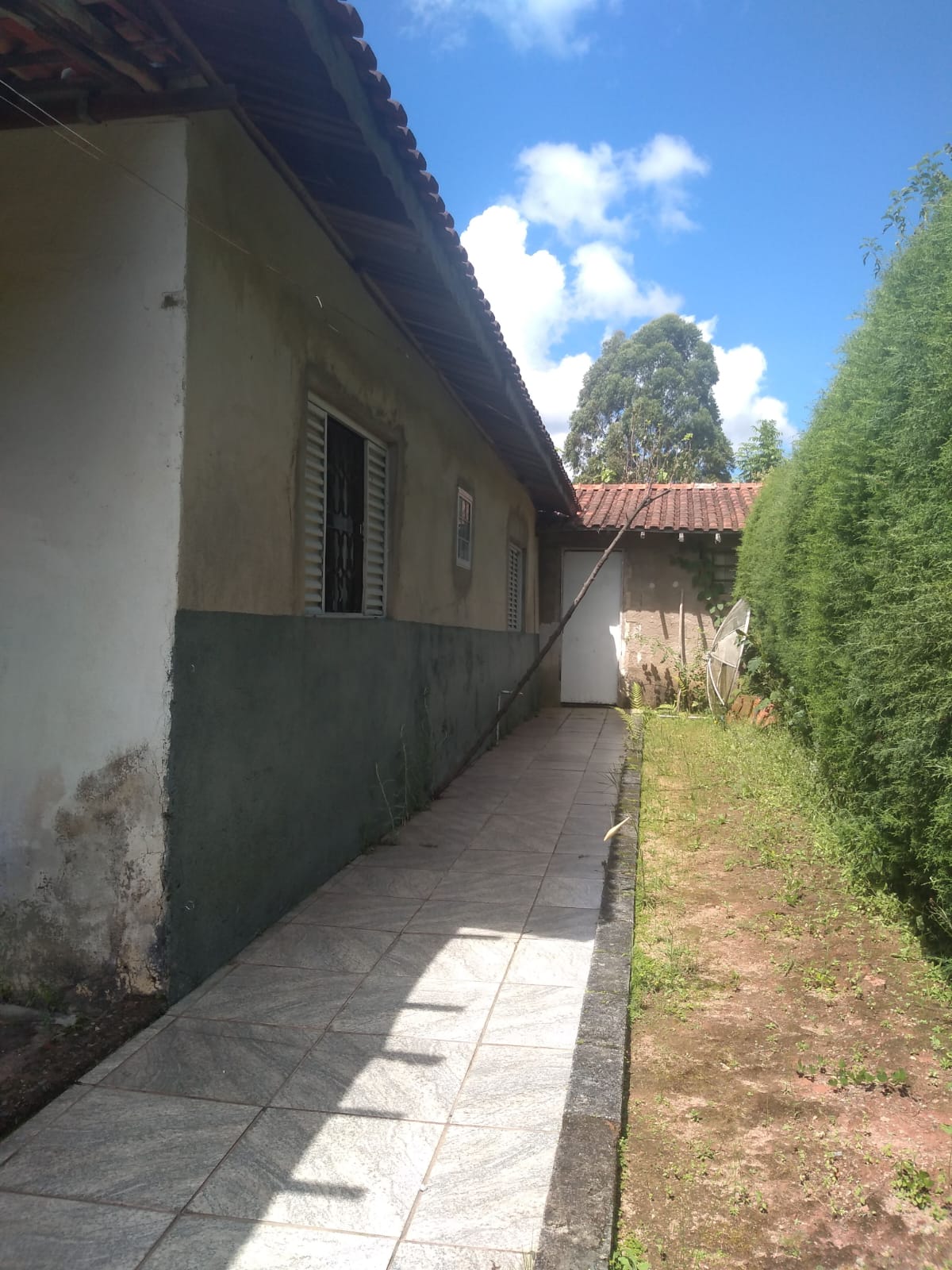 Chácara com casa grande próxima à lago de pesca e cachoeira em Munhoz - MG Cód. 1147