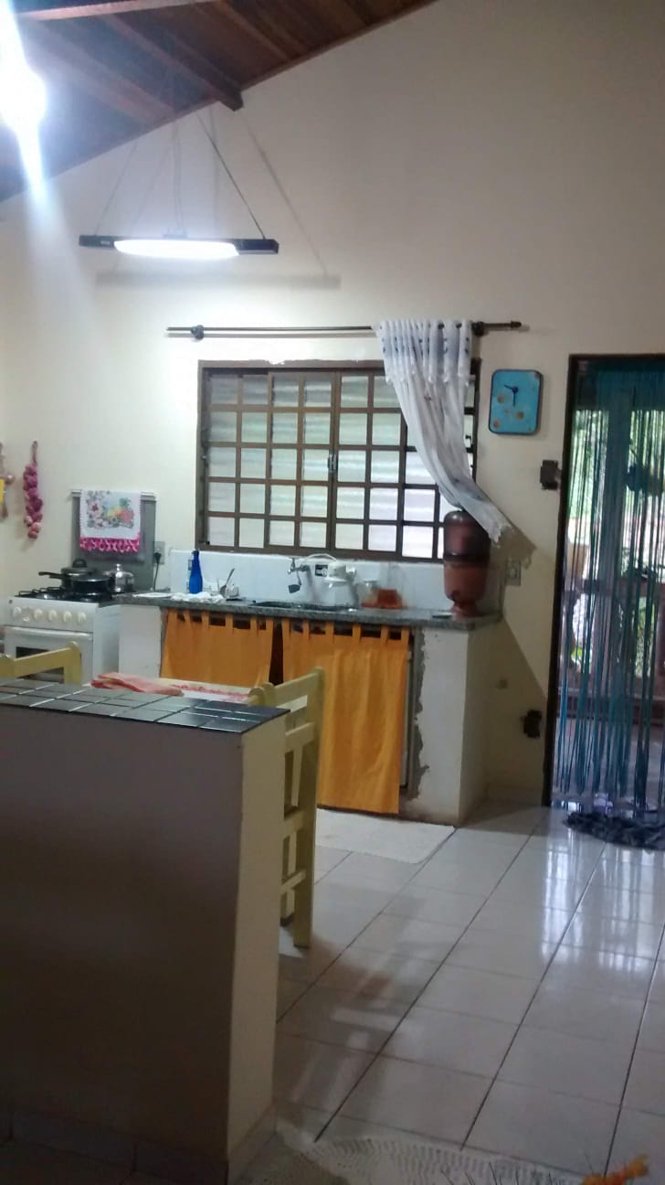 Chácara com casa grande próxima à lago de pesca e cachoeira em Munhoz - MG Cód. 1147