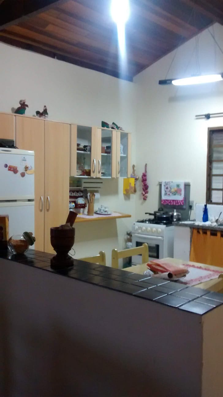 Chácara com casa grande próxima à lago de pesca e cachoeira em Munhoz - MG Cód. 1147