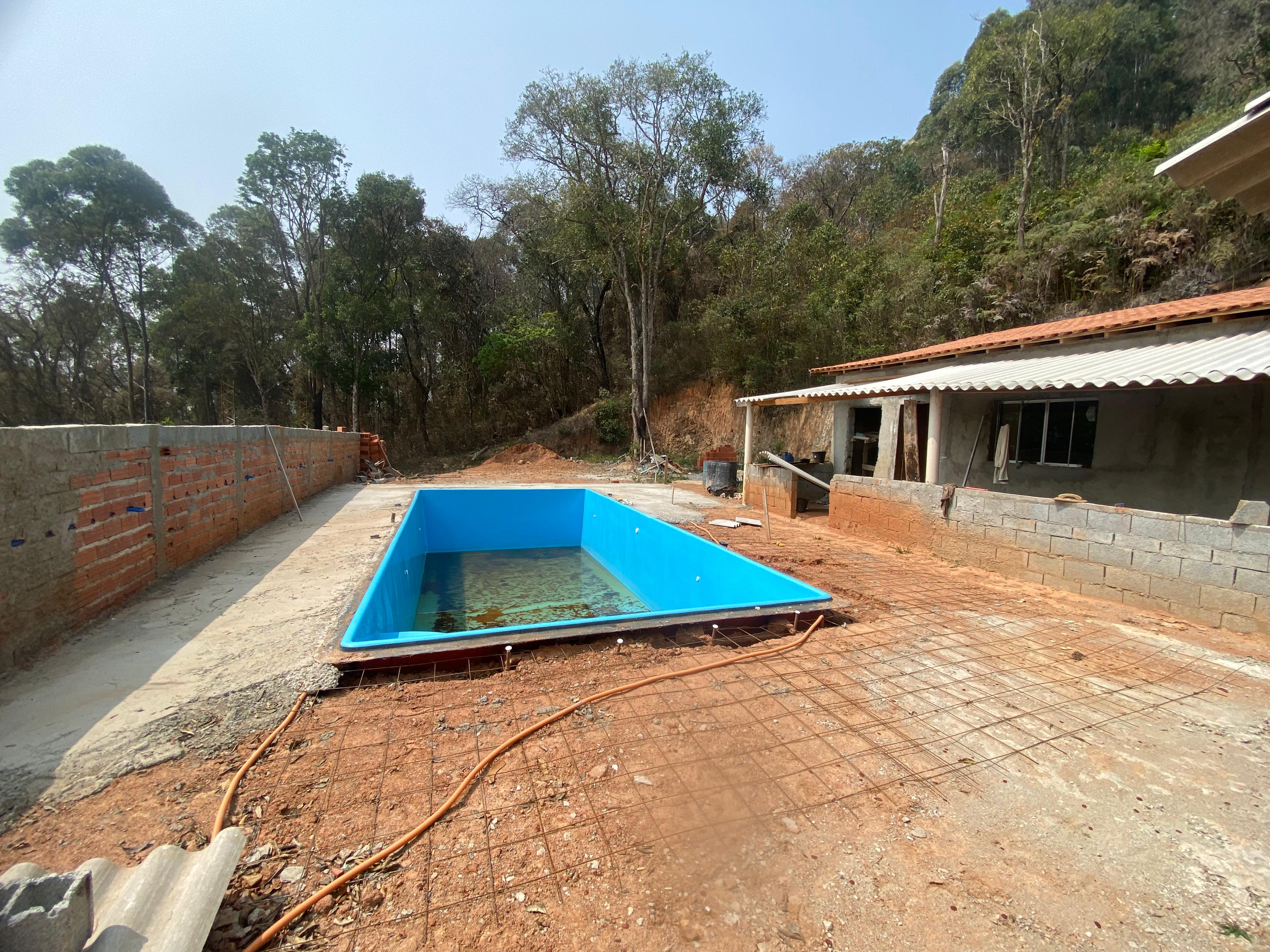 Chácara em construção com piscina em Toledo - MG Cód 1148