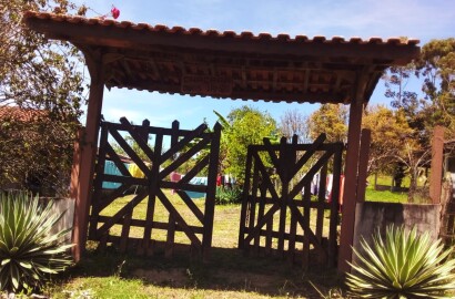 chácara com casa excelente localização topografia plana - Munhos MG