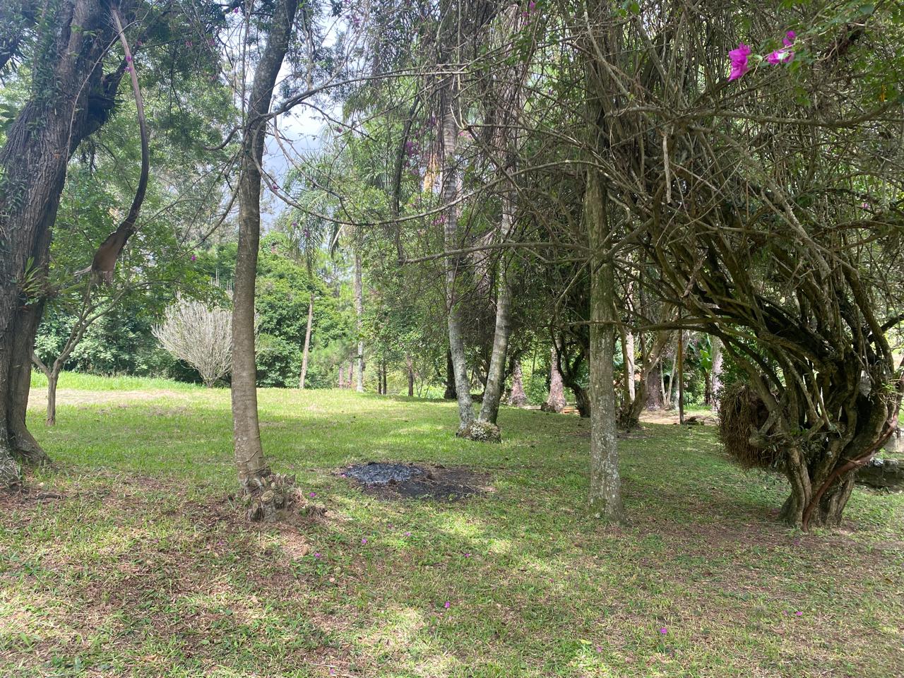 Fazenda com casas, piscina e demais áreas de lazer. ótima topografia em Extrema - MG