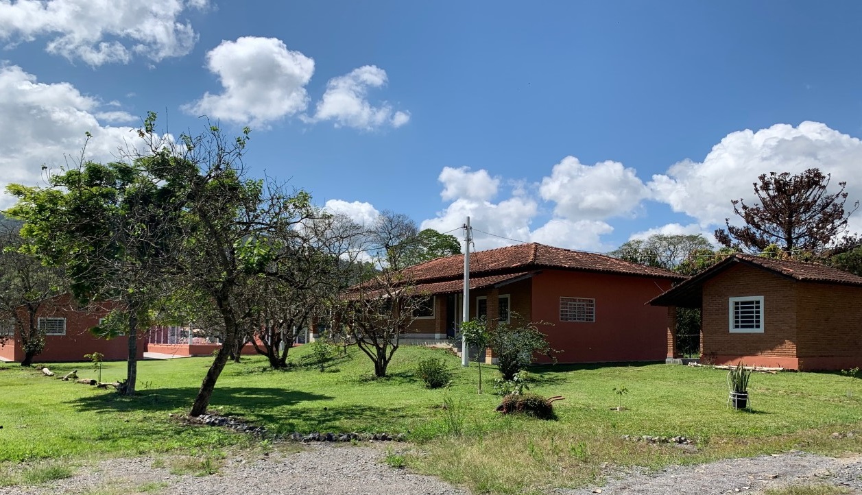 Muito mais que uma chácara um pequeno sitio com  28.632 m² localizado em Extrema / MG