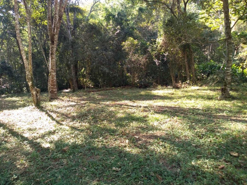 Chácara com casa composta por 3 quartos sendo 1 com suíte, área de 16.000 mts² em Extrema - MG