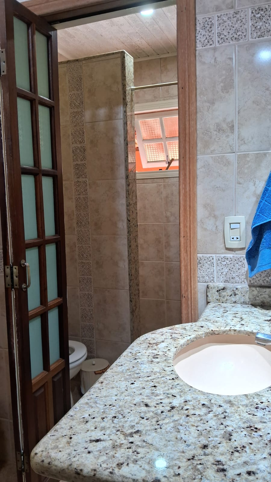 Chácara com 2 casas sendo; principal com: 3 dorm, 2 WC, sala de estar Lareira  Jantar e cozinha tudo integrado cod 1166
