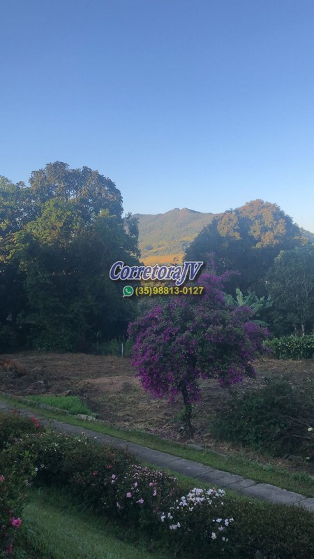 Chácara com piscina, casa, horta, pomar, churrasqueira, campo de futebol | Extrema - MG | código 1176