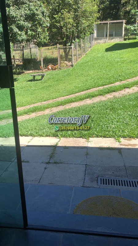 Chácara com piscina, casa, horta, pomar, churrasqueira, campo de futebol | Extrema - MG | código 1176