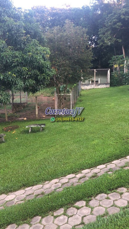 Chácara com piscina, casa, horta, pomar, churrasqueira, campo de futebol | Extrema - MG | código 1176