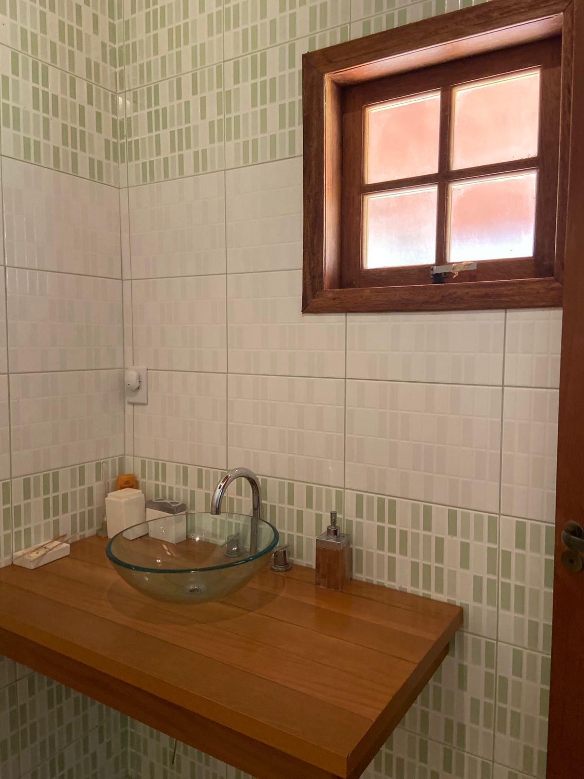 Chácara com 3 suítes, pomar, área gourmet em Extrema MG cód. 1177