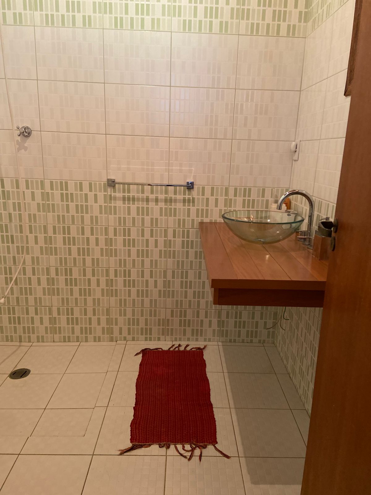 Chácara com 3 suítes, pomar, área gourmet em Extrema MG cód. 1177