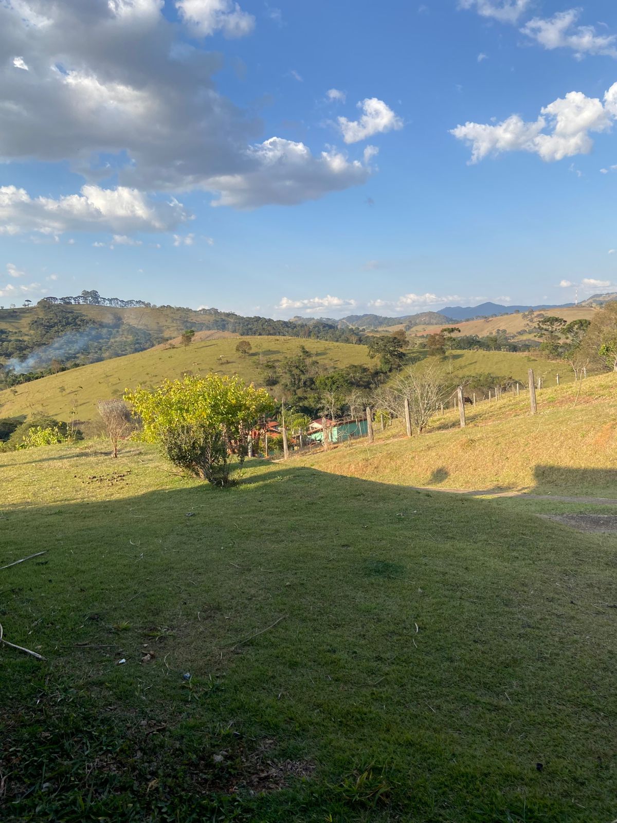 Chácara com 3 suítes, pomar, área gourmet em Extrema MG cód. 1177