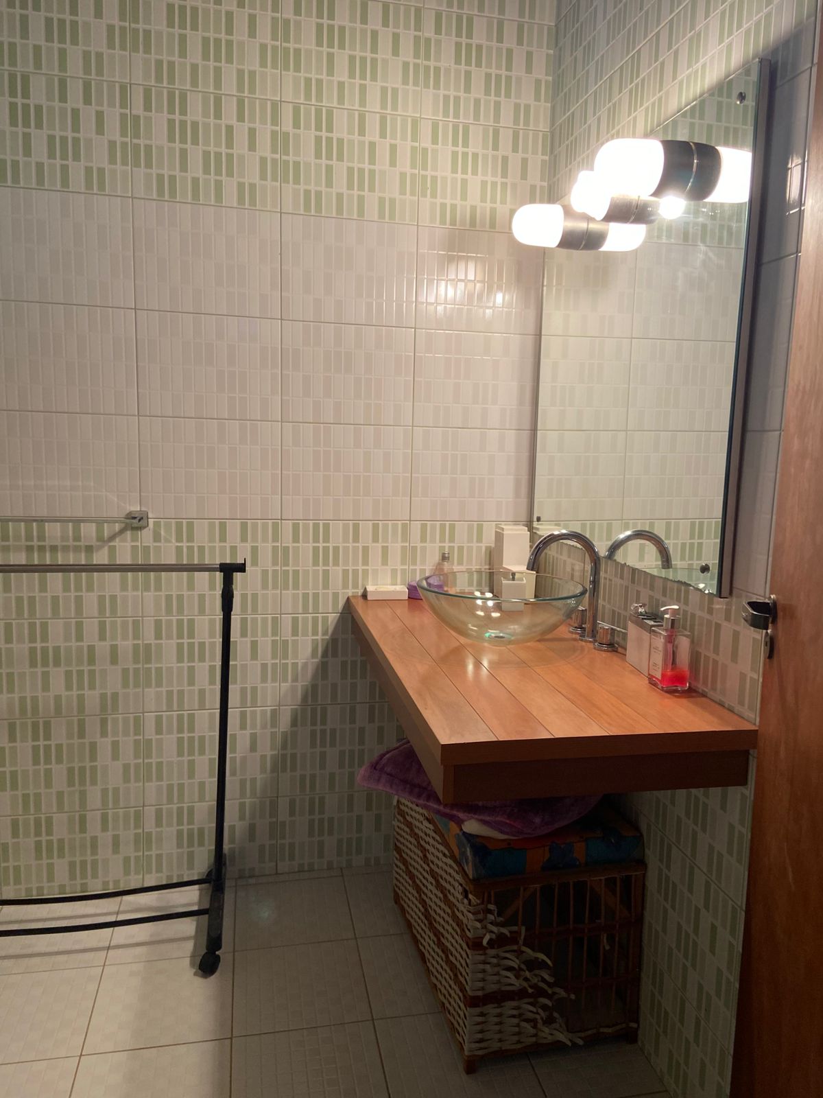 Chácara com 3 suítes, pomar, área gourmet em Extrema MG cód. 1177