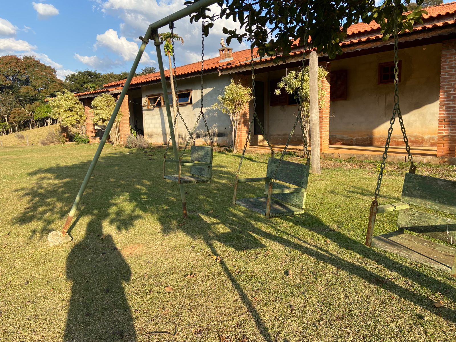 Chácara com 3 suítes, pomar, área gourmet em Extrema MG cód. 1177