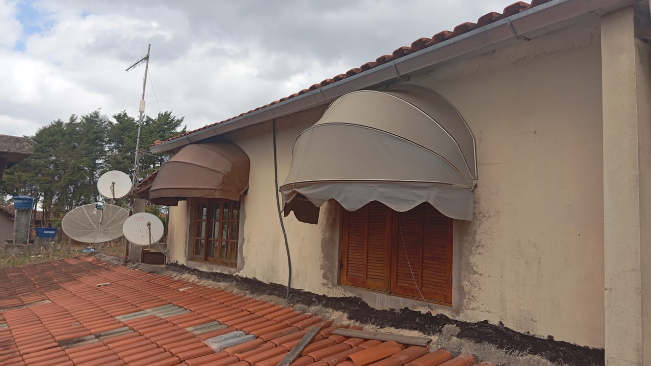 Chácara à venda , 2.750m², 4 quartos (1 suíte), área gourmet, pomar, lago para pesca e vista para montanha cod 1184