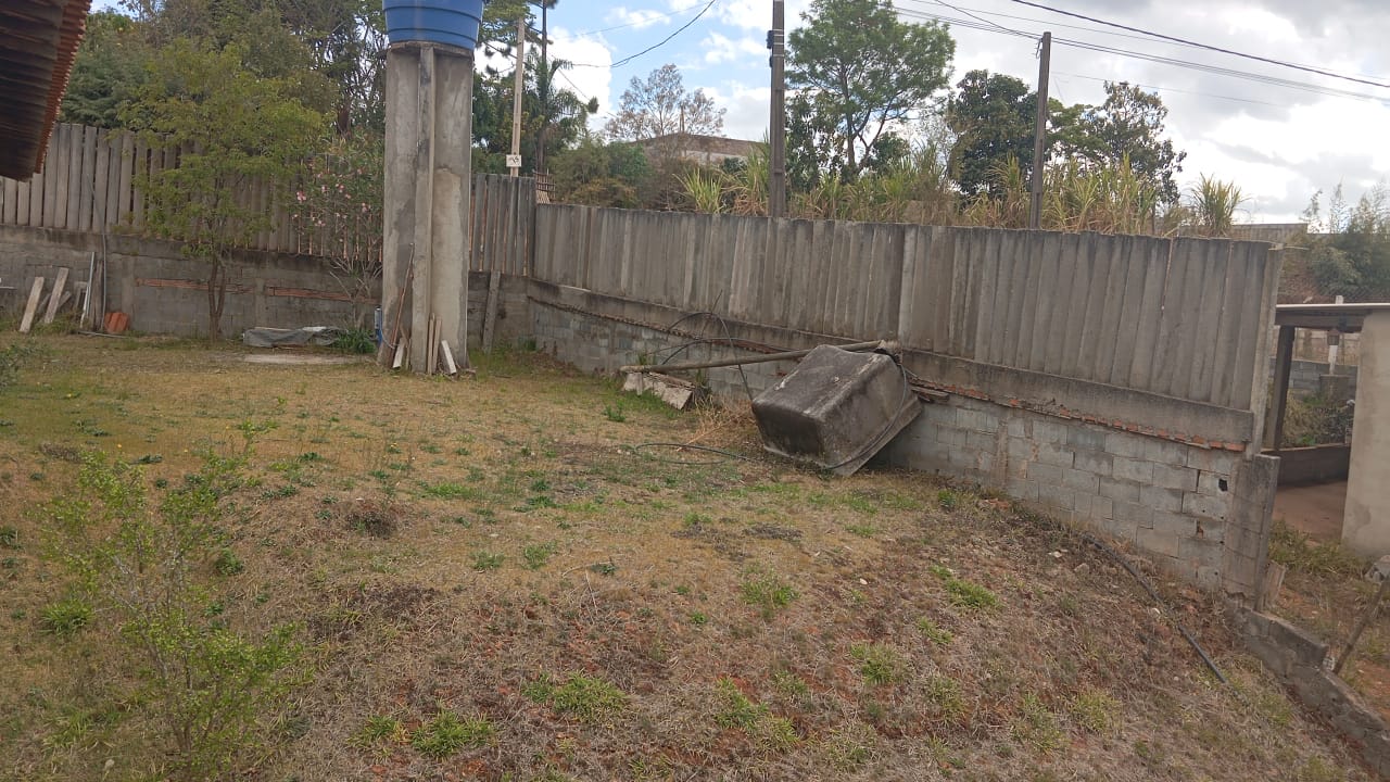 Chácara à venda , 2.750m², 4 quartos (1 suíte), área gourmet, pomar, lago para pesca e vista para montanha cod 1184