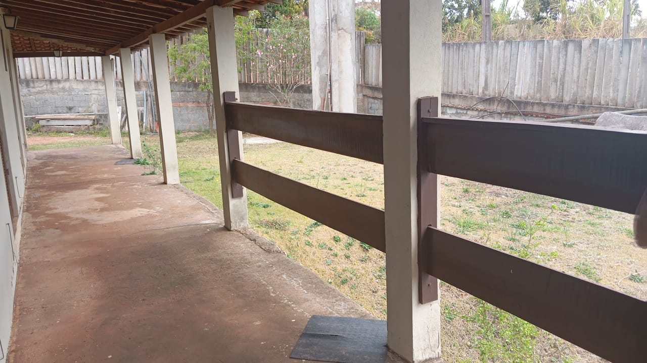 Chácara à venda , 2.750m², 4 quartos (1 suíte), área gourmet, pomar, lago para pesca e vista para montanha cod 1184