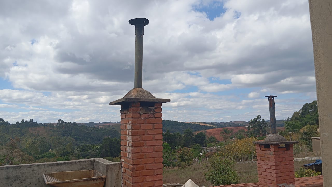 Chácara à venda , 2.750m², 4 quartos (1 suíte), área gourmet, pomar, lago para pesca e vista para montanha cod 1184