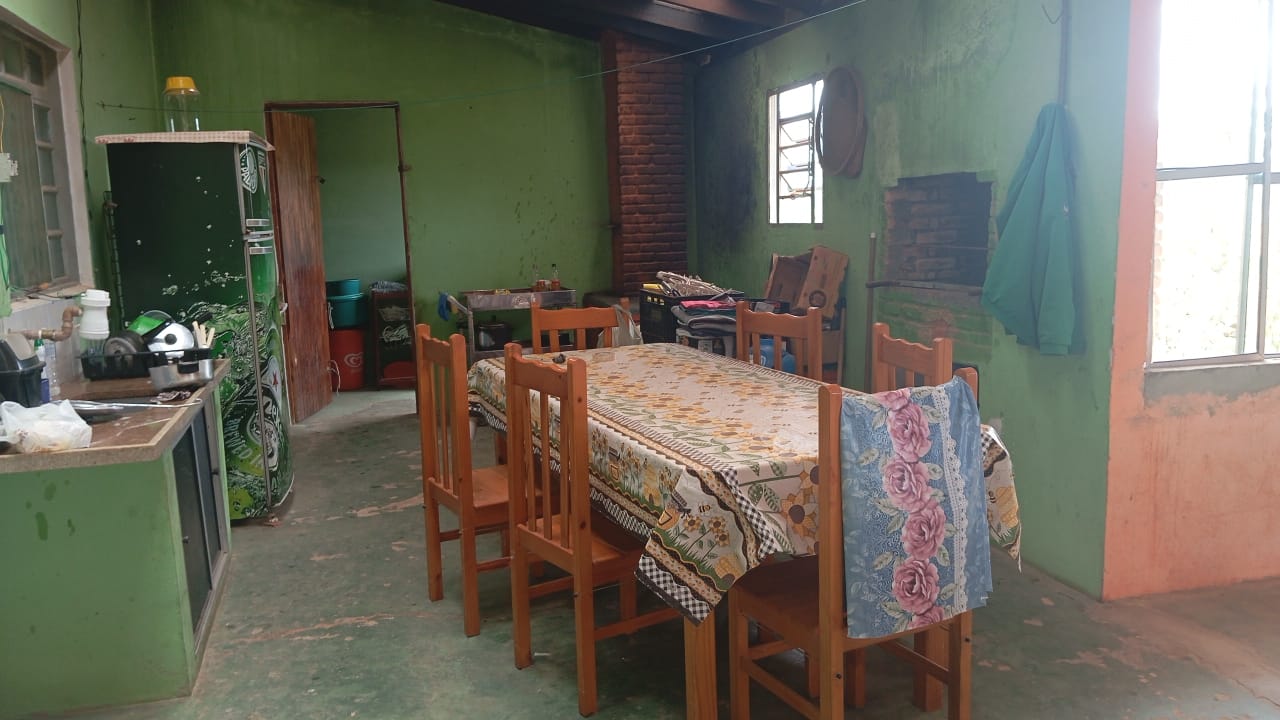 Chácara à venda , 2.750m², 4 quartos (1 suíte), área gourmet, pomar, lago para pesca e vista para montanha cod 1184