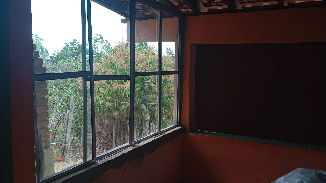 Chácara à venda , 2.750m², 4 quartos (1 suíte), área gourmet, pomar, lago para pesca e vista para montanha cod 1184