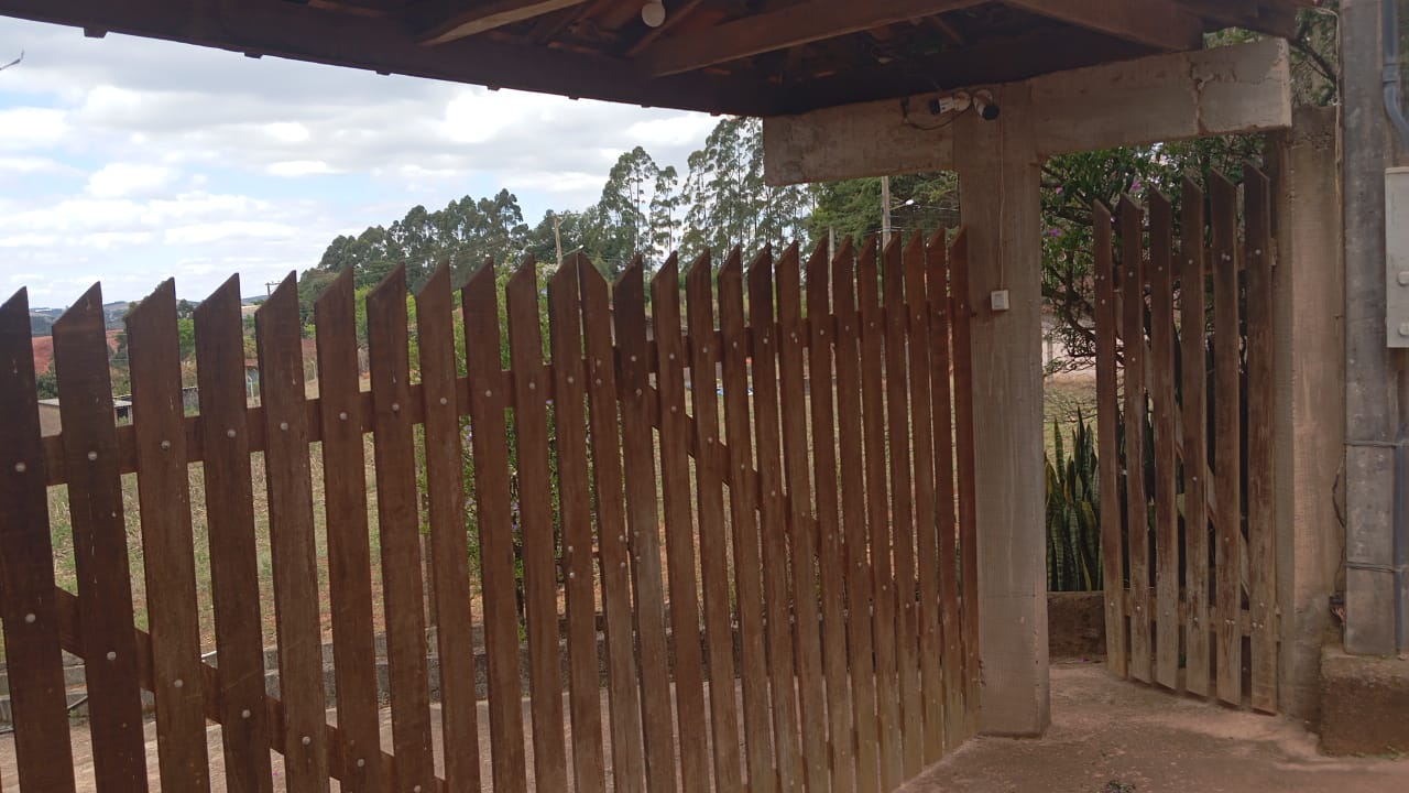 Chácara à venda , 2.750m², 4 quartos (1 suíte), área gourmet, pomar, lago para pesca e vista para montanha cod 1184