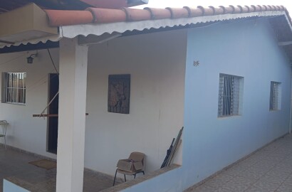 Chácara com salão de 70m², churrasqueira, pomar e campo – lazer completo cod.1185
