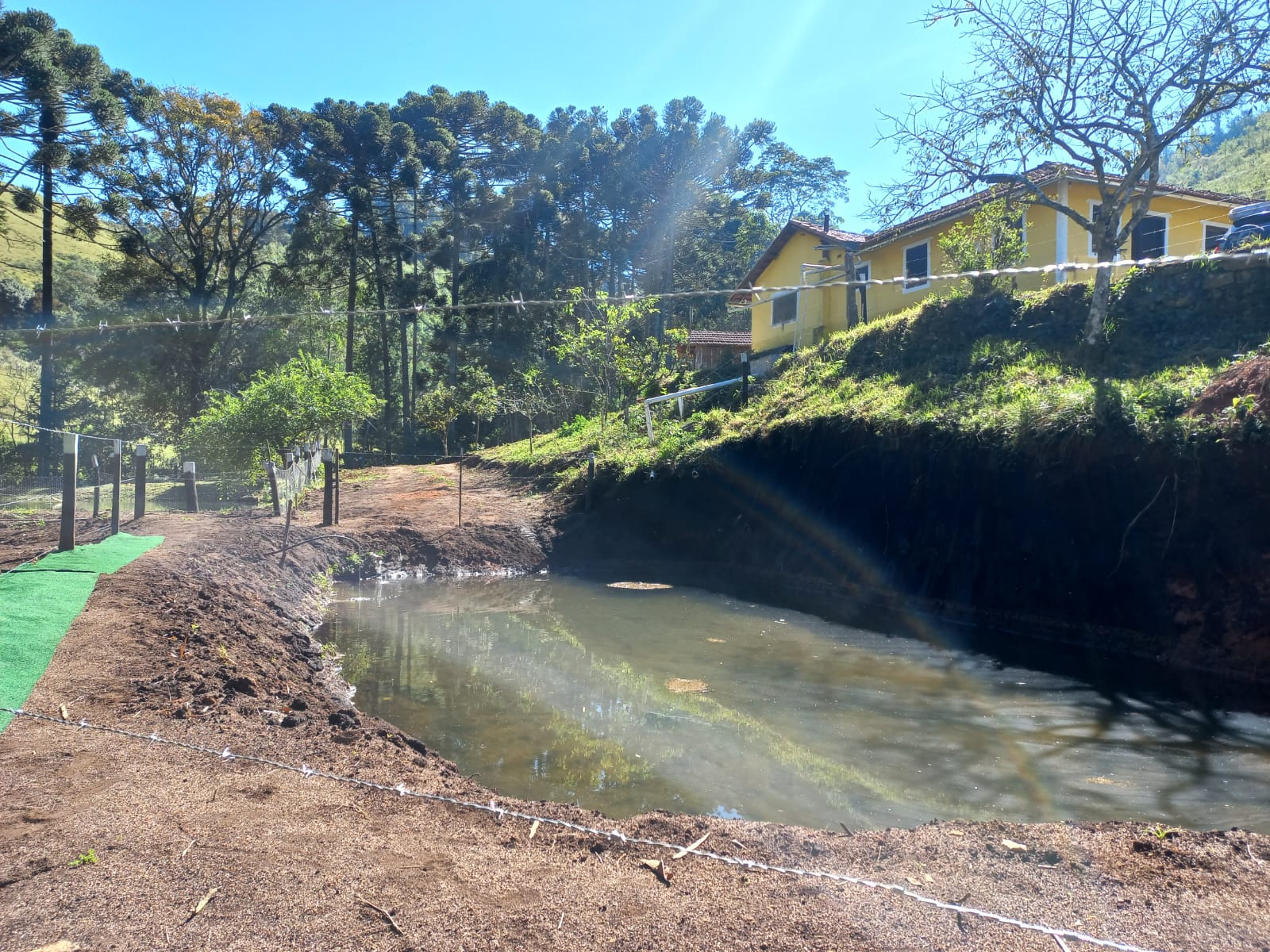 Chácara Charmosa com Lago e Casa de Fazenda em Meio às Araucárias – 4.000m cod 1194
