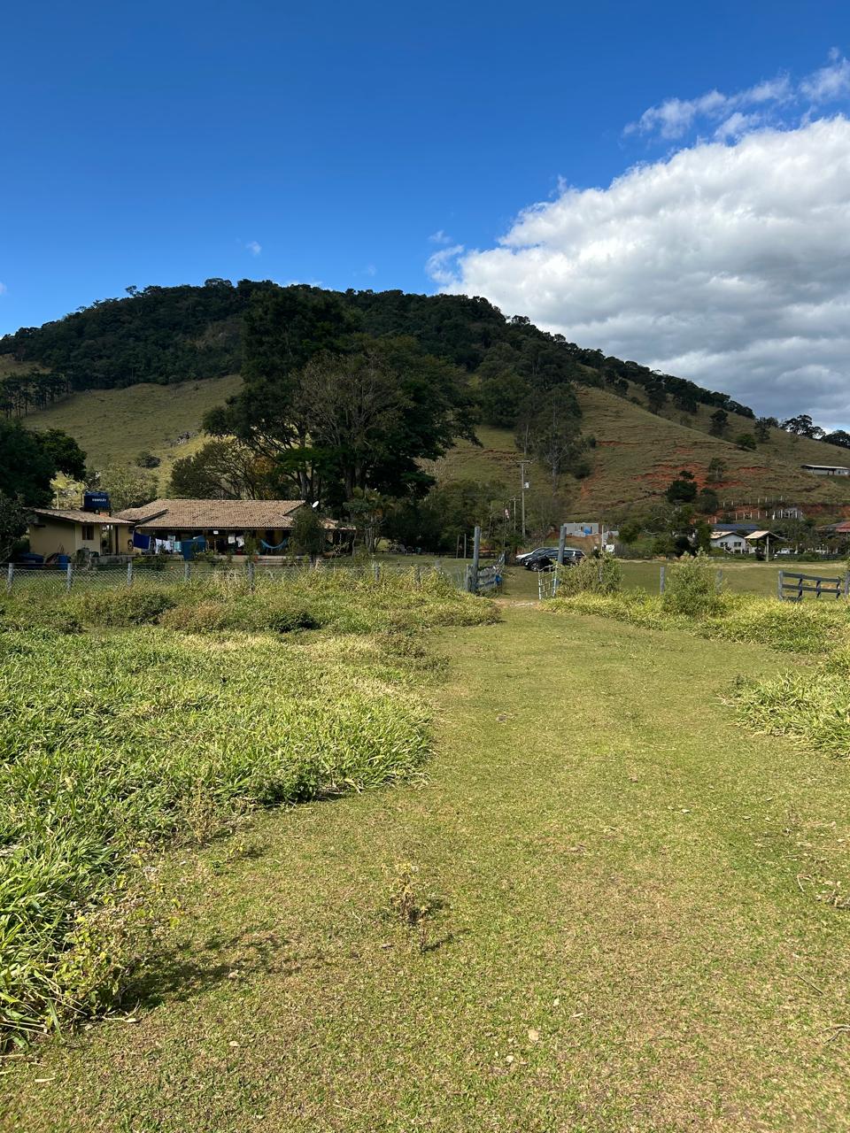Sítio com Casa, Pomar e Estrutura Completa para Animais – Joanópolis-SP cod. 1200