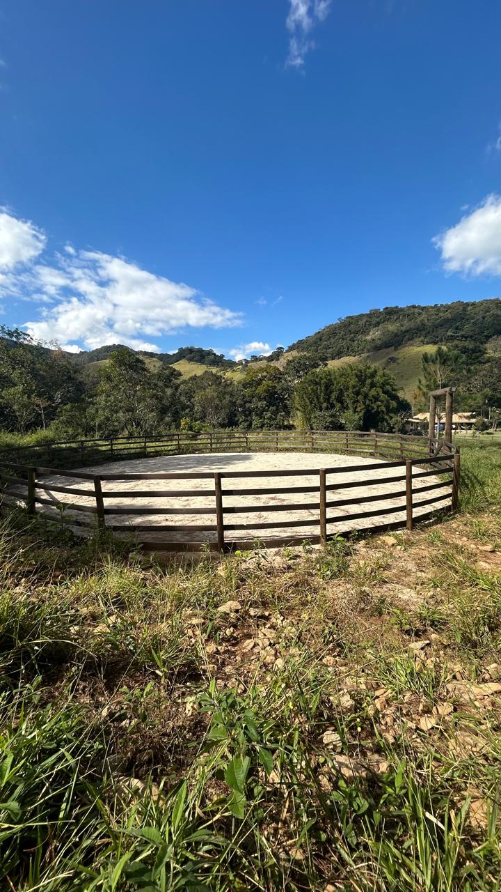 Sítio com Casa, Pomar e Estrutura Completa para Animais – Joanópolis-SP cod. 1200