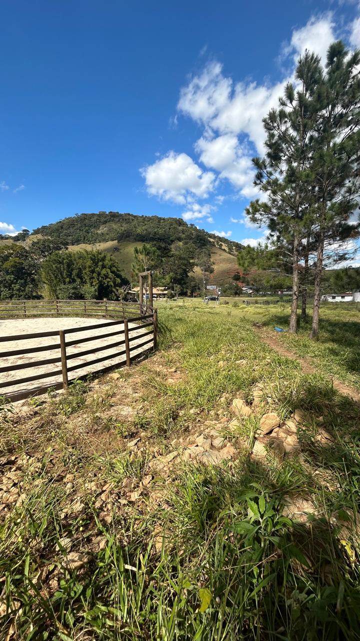 Sítio com Casa, Pomar e Estrutura Completa para Animais – Joanópolis-SP cod. 1200