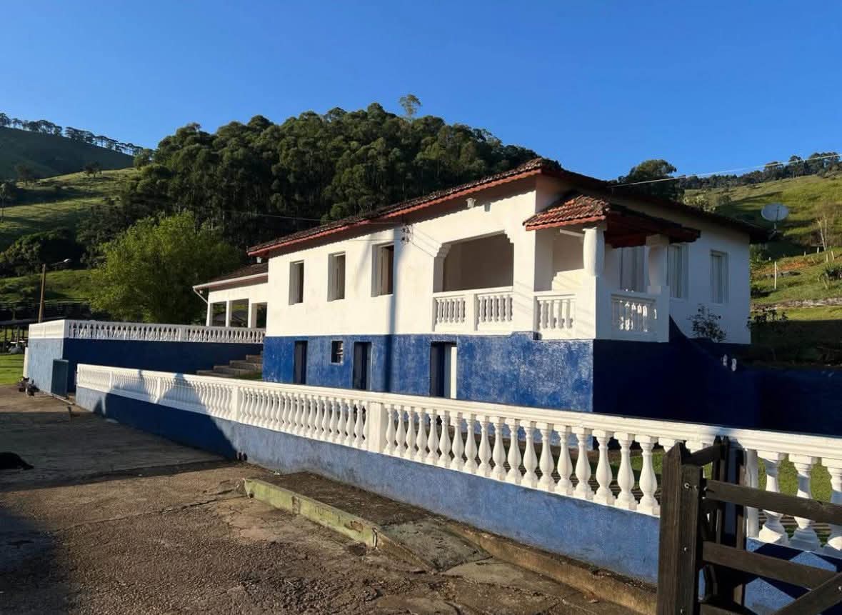 Sítio à Venda em Camanducaia, Divisa com Extrema – 13 Alqueires com Lago e Nascentes cod.1206