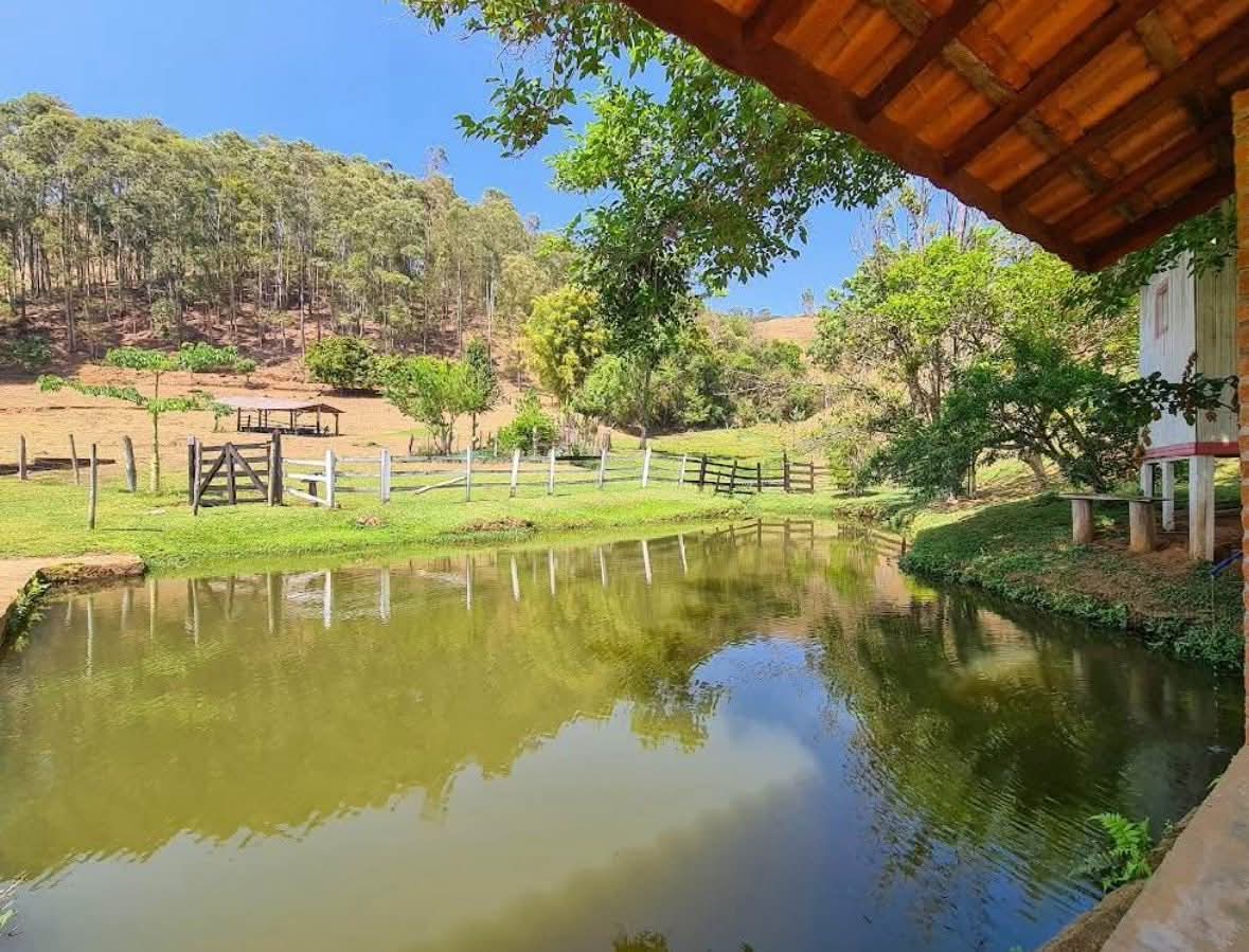Sítio à Venda em Camanducaia, Divisa com Extrema – 13 Alqueires com Lago e Nascentes cod.1206