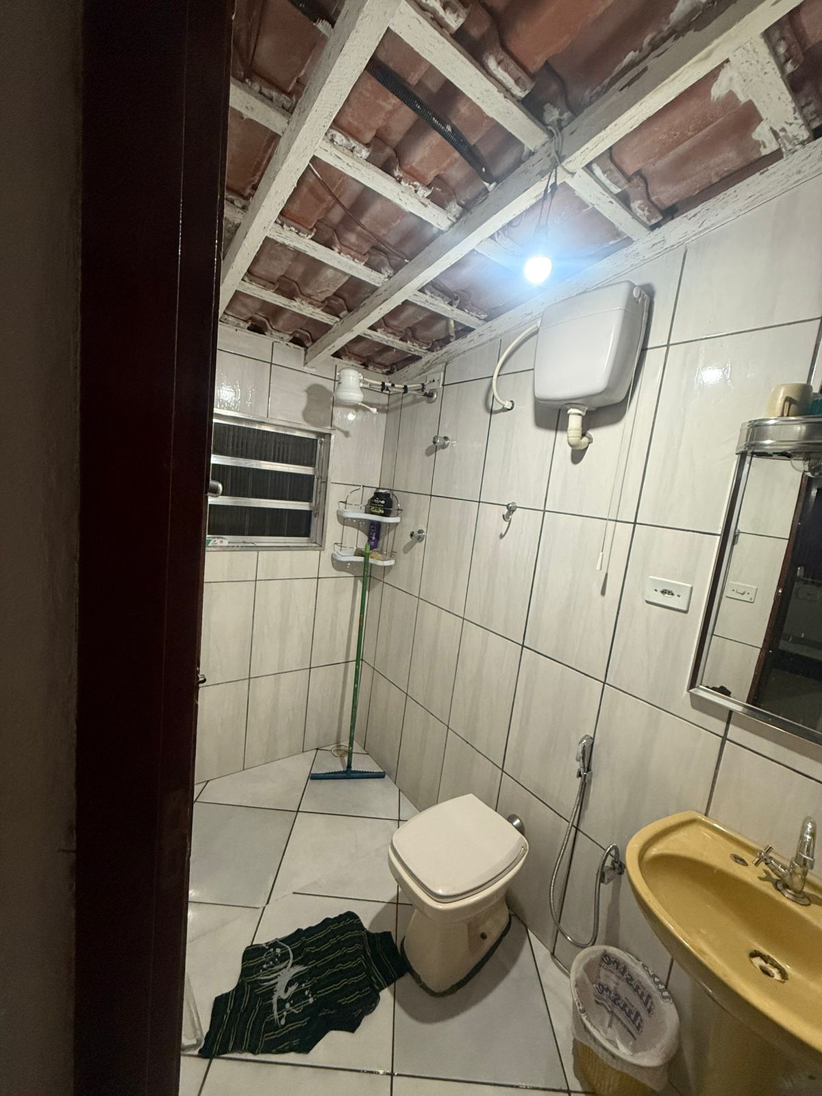 Chácara com Casa: Espaçosa e Adaptável em Munhoz - MG Cod.1220