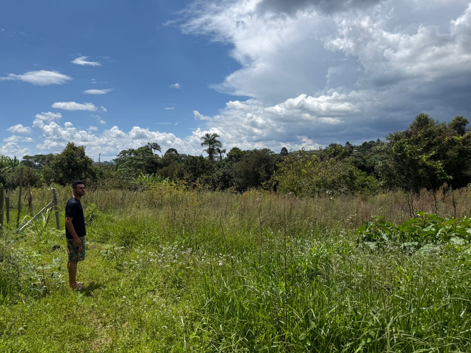 Chácara com Casa: Espaçosa e Adaptável em Munhoz - MG Cod.1220