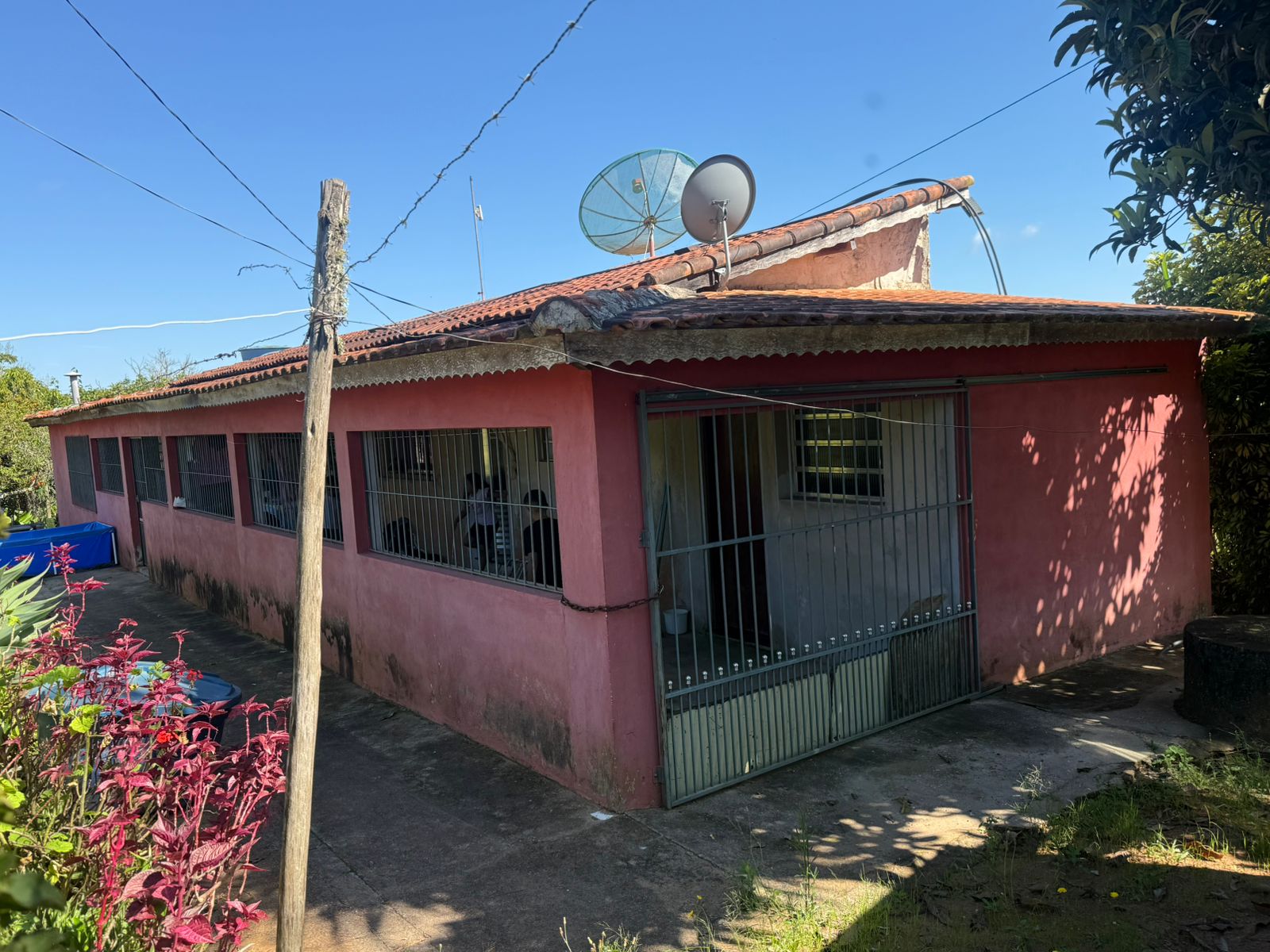 Chácara com Casa: Espaçosa e Adaptável em Munhoz - MG Cod.1220