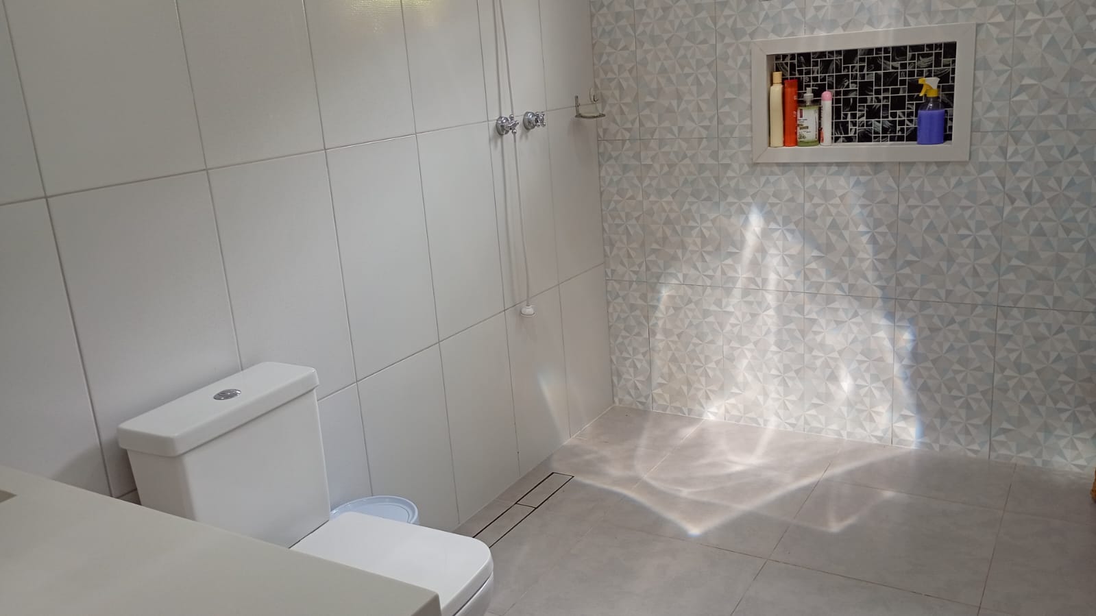 Chácara de Alto Padrão com Nascente em Extrema-MG. Casa com 4 quartos (1suite) cod.1227