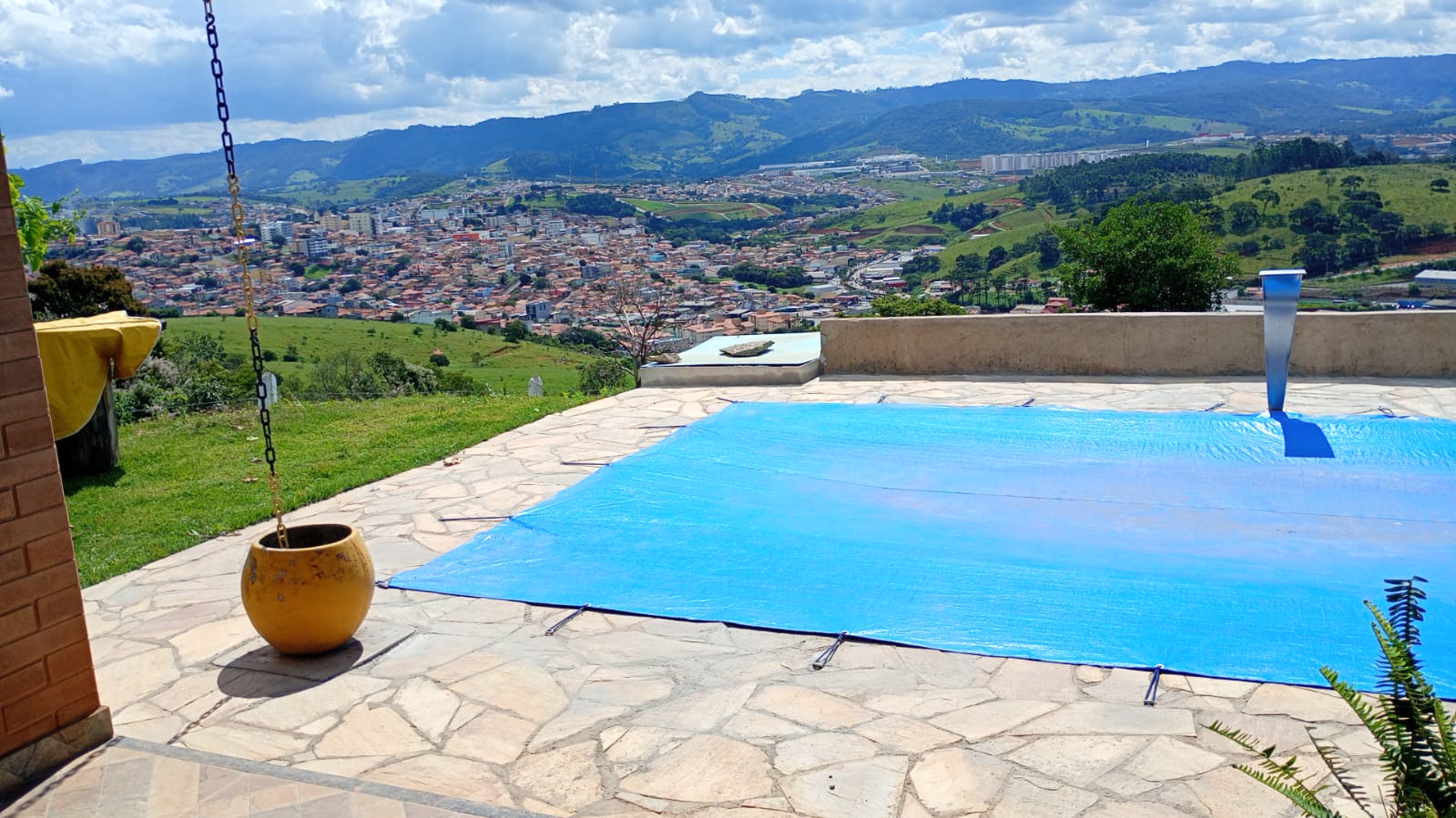 Chácara de Alto Padrão com Nascente em Extrema-MG. Casa com 4 quartos (1suite) cod.1227