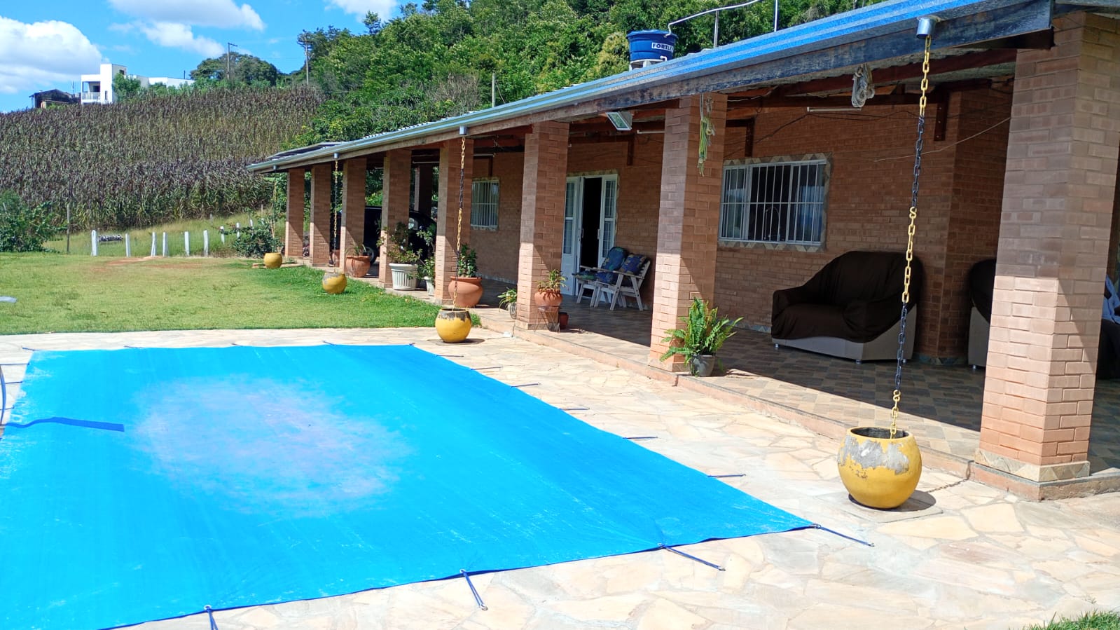 Chácara de Alto Padrão com Nascente em Extrema-MG. Casa com 4 quartos (1suite) cod.1227