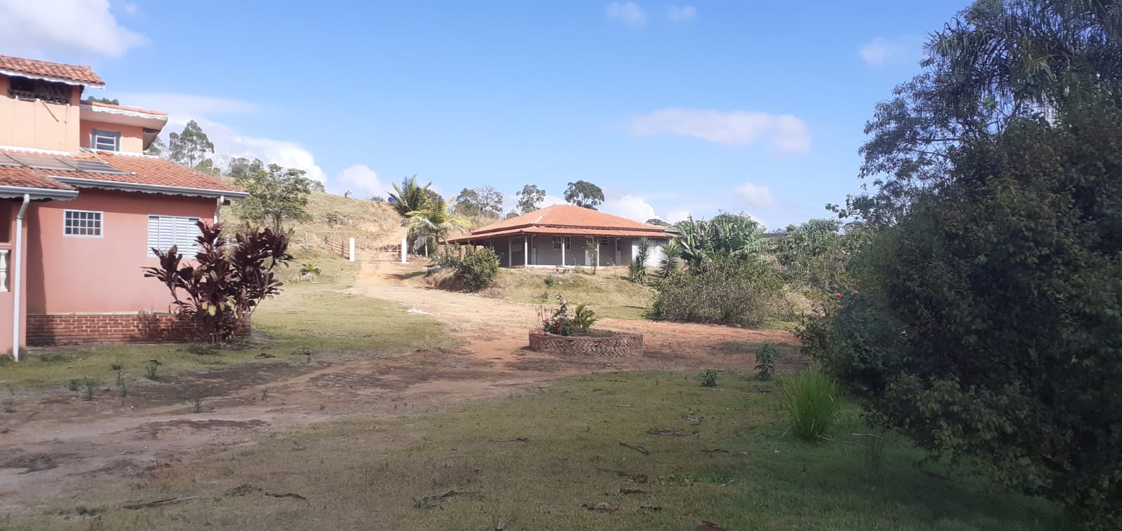 Sítio de Alto Padrão em Munhoz/MG - 100% Asfaltado e Estruturado cód. 1231