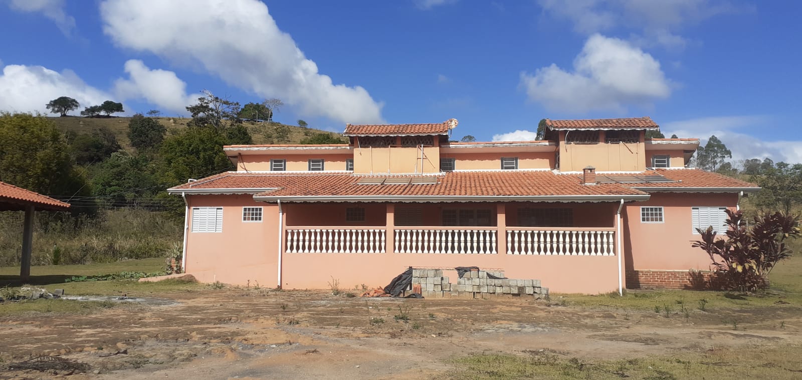 Sítio de Alto Padrão em Munhoz/MG - 100% Asfaltado e Estruturado cód. 1231