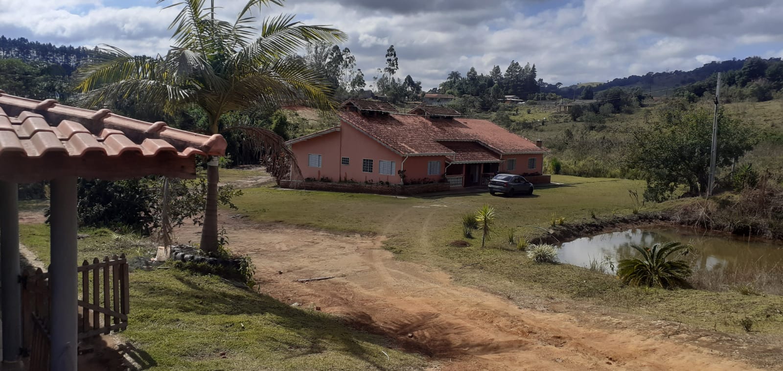 Sítio de Alto Padrão em Munhoz/MG - 100% Asfaltado e Estruturado cód. 1231