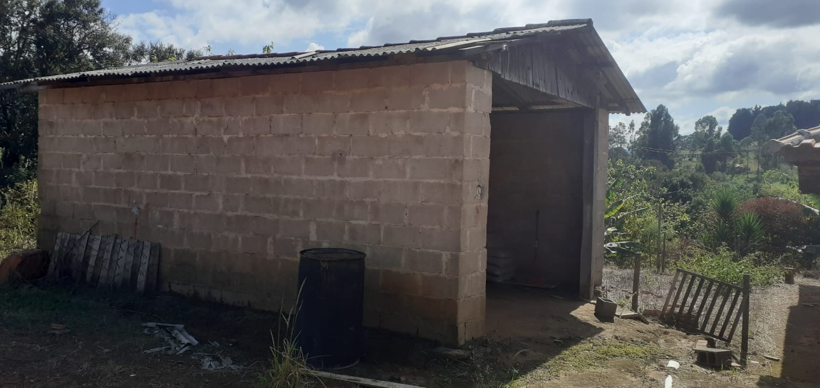 Sítio de Alto Padrão em Munhoz/MG - 100% Asfaltado e Estruturado cód. 1231