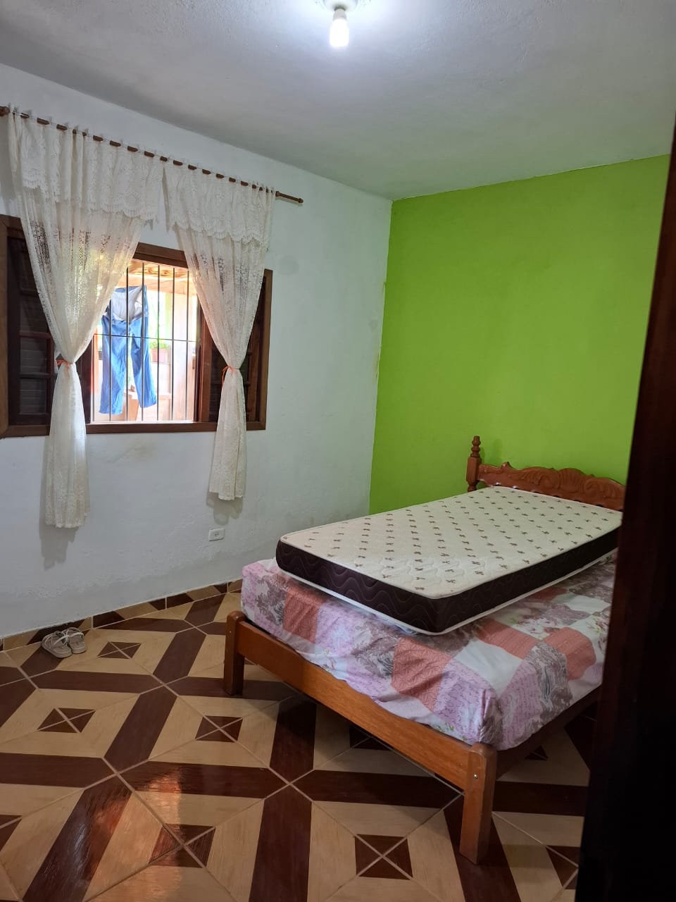 Chácara completa com casa de 4 dorms, sala gigante e área gourmet em Munhoz - MG cod. 1232