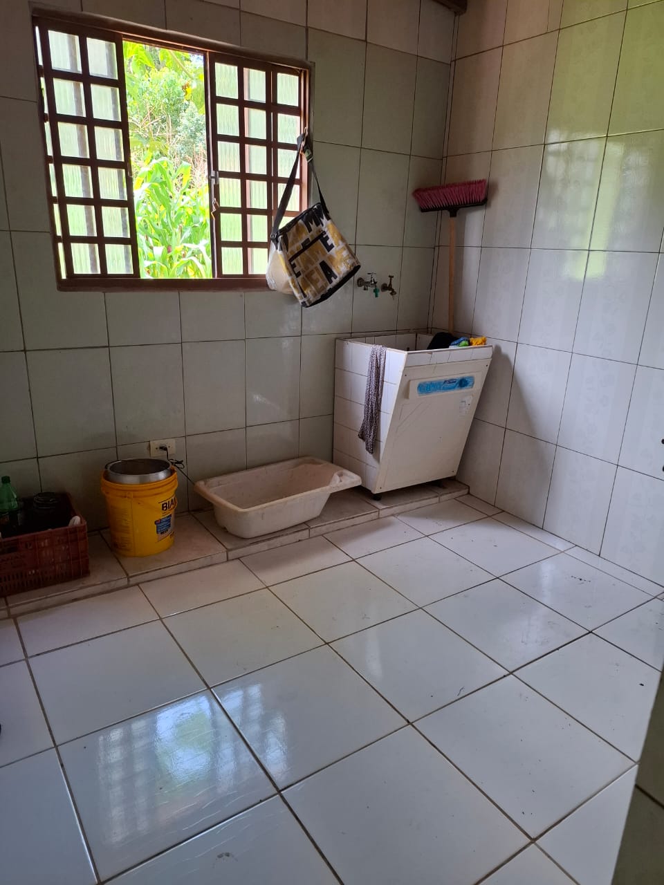 Chácara completa com casa de 4 dorms, sala gigante e área gourmet em Munhoz - MG cod. 1232