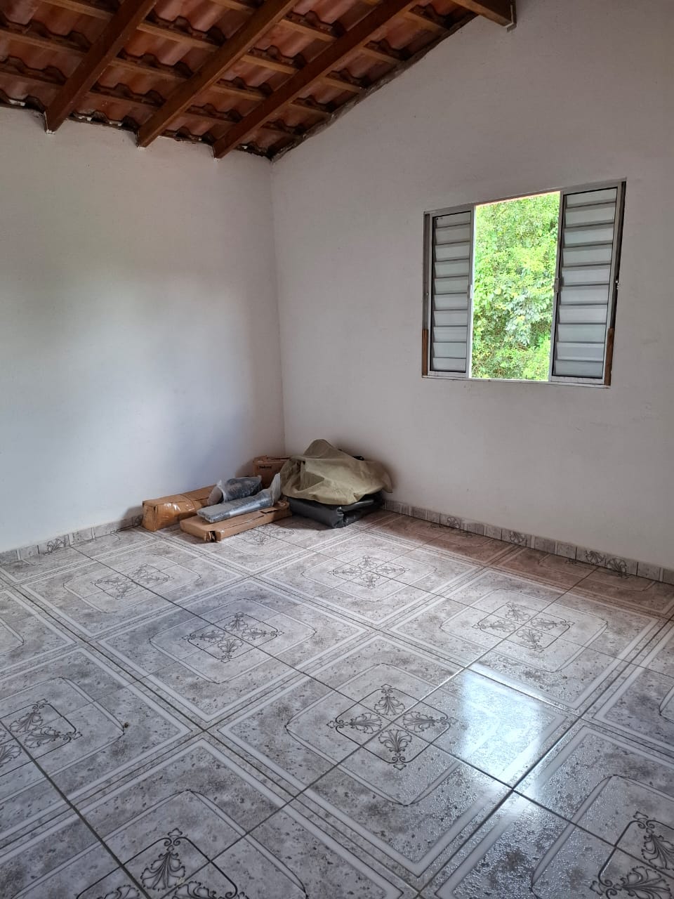Chácara completa com casa de 4 dorms, sala gigante e área gourmet em Munhoz - MG cod. 1232