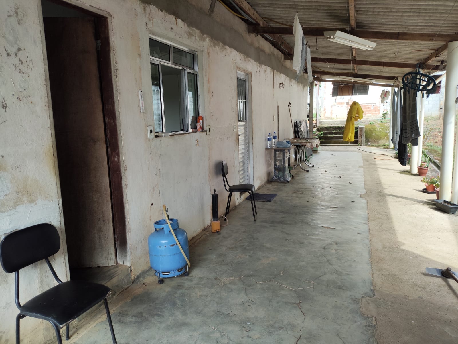 Sítio com casa composta de 2 quartos, sala, cozinha no município de Extrema  cod. 1234