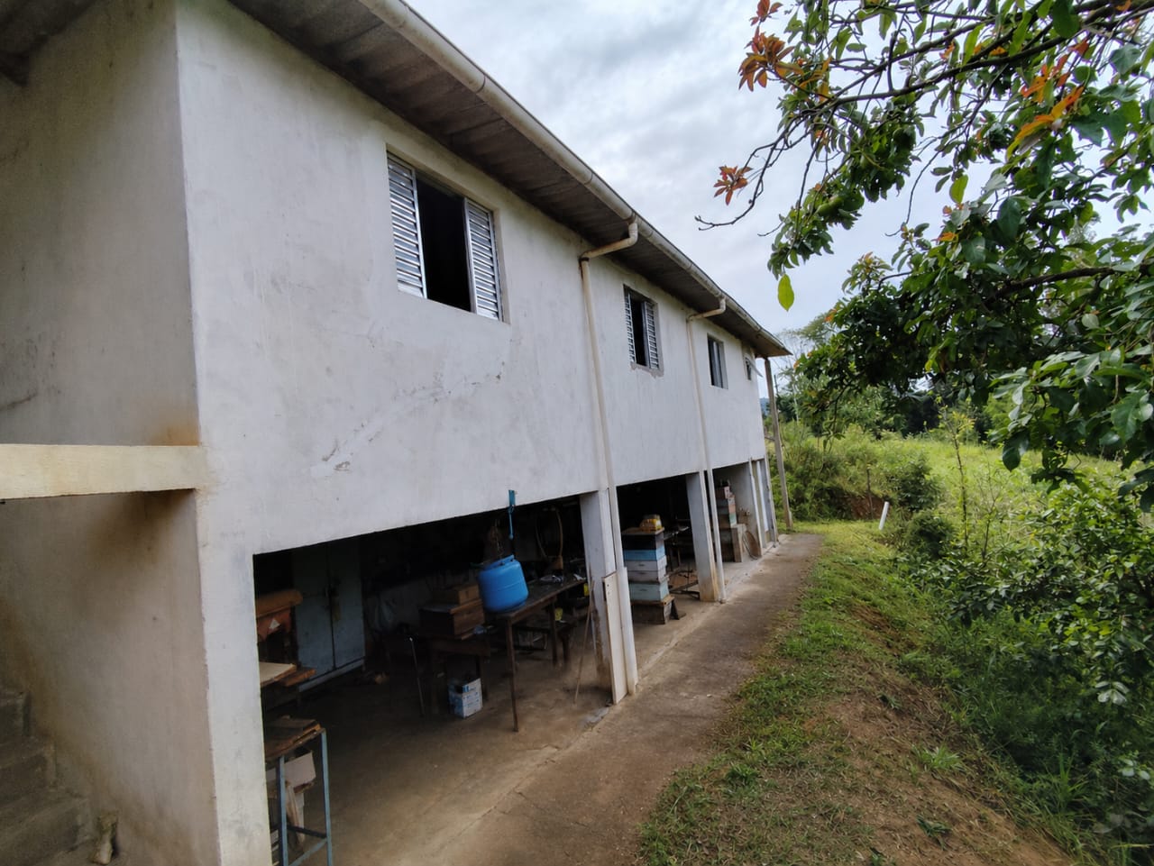Sítio com casa composta de 2 quartos, sala, cozinha no município de Extrema  cod. 1234
